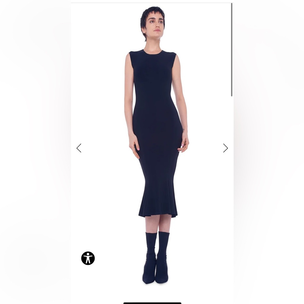 Norma Kamali sleeveless midcalf fishtail dress Size Medium